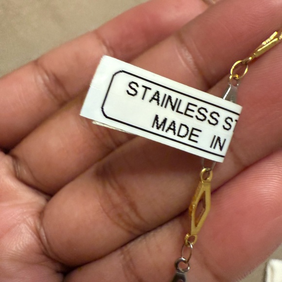 Elegant Two-Tone Necklace - Picture 4 of 5